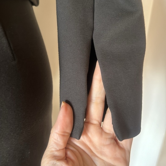 💕Marciano Taupe 2 Piece Athleisure Set Top 8, Slim Pants 4 EUC - Picture 6 of 13